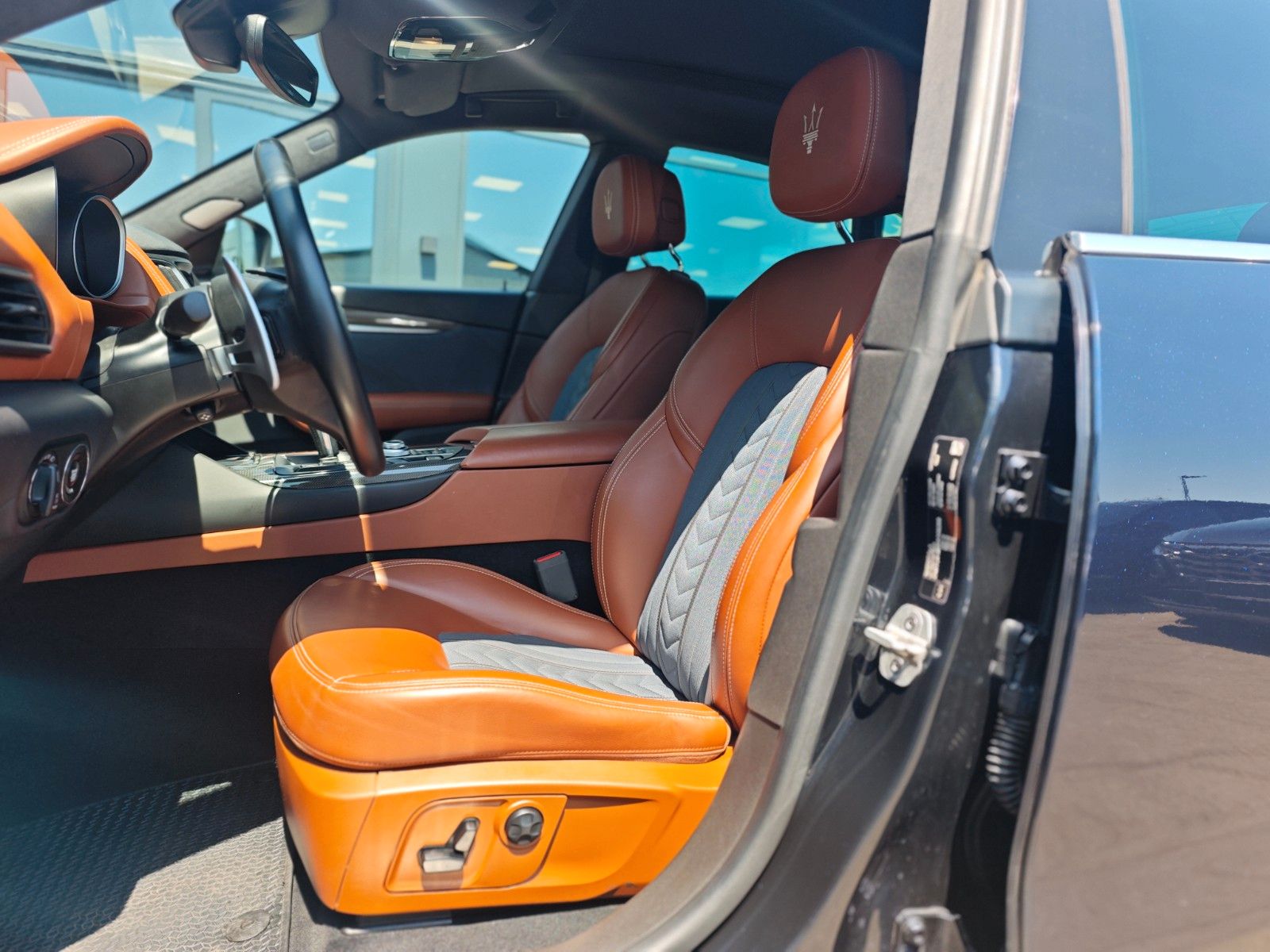 Fahrzeugabbildung Maserati LEVANTE DIESEL *PANO*AUT*LEDER*NAVI*KAM*LUFT*