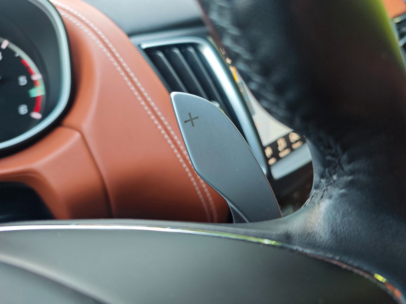 Fahrzeugabbildung Maserati LEVANTE DIESEL *PANO*AUT*LEDER*NAVI*KAM*LUFT*