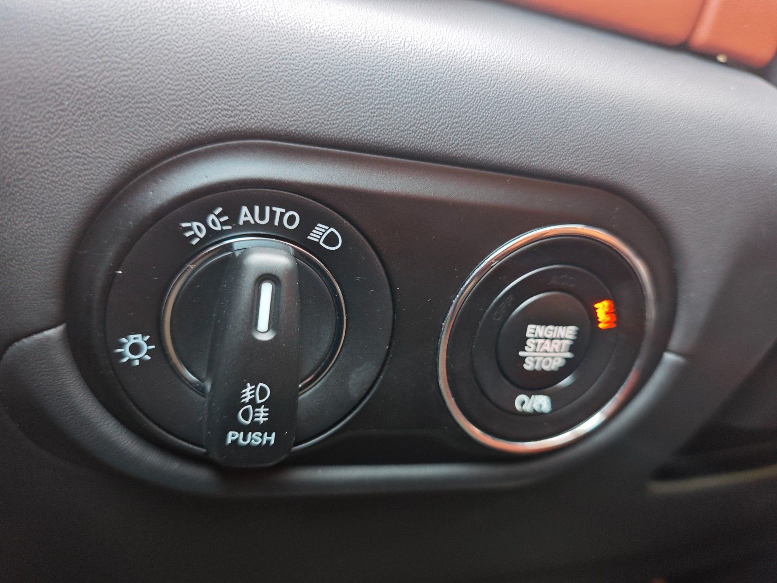 Fahrzeugabbildung Maserati LEVANTE DIESEL *PANO*AUT*LEDER*NAVI*KAM*LUFT*