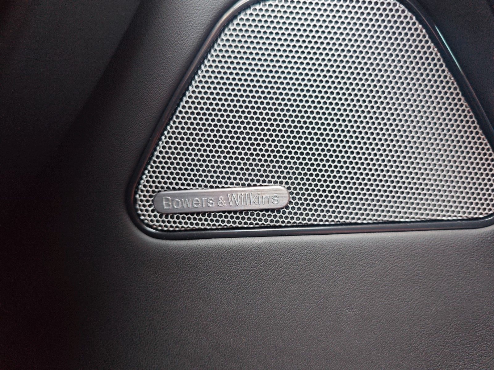 Fahrzeugabbildung Maserati LEVANTE DIESEL *PANO*AUT*LEDER*NAVI*KAM*LUFT*