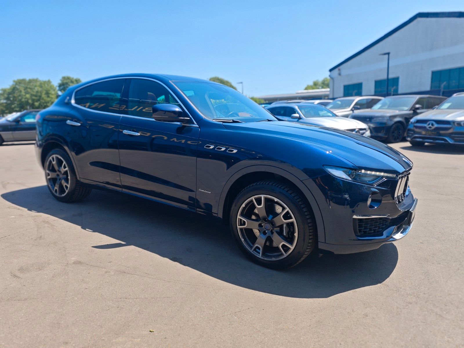 Fahrzeugabbildung Maserati LEVANTE DIESEL *PANO*AUT*LEDER*NAVI*KAM*LUFT*