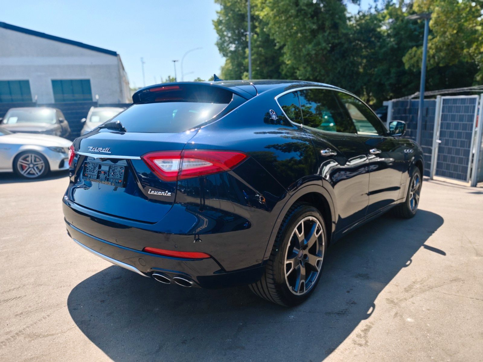 Fahrzeugabbildung Maserati LEVANTE DIESEL *PANO*AUT*LEDER*NAVI*KAM*LUFT*
