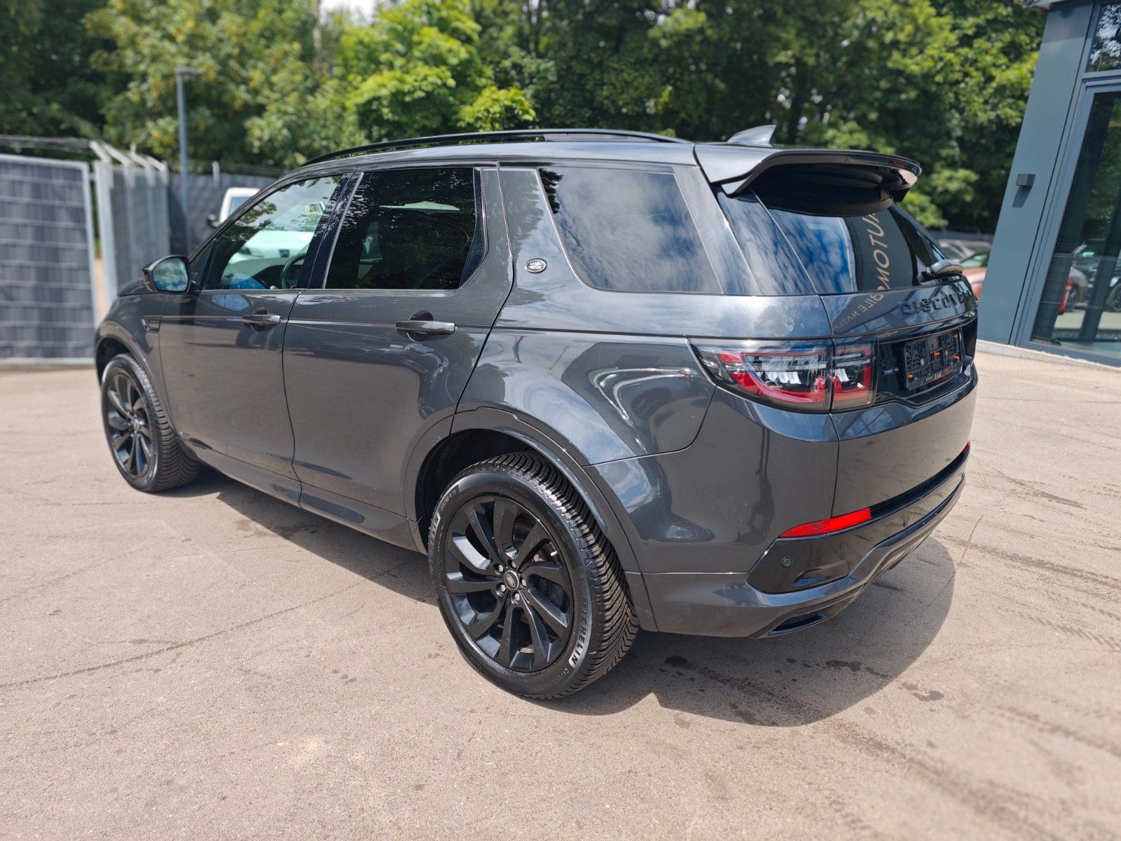 Fahrzeugabbildung Land Rover DISCOVERY SPORT DYNAMIC HSE *BLACK PACK*7.SITZE*