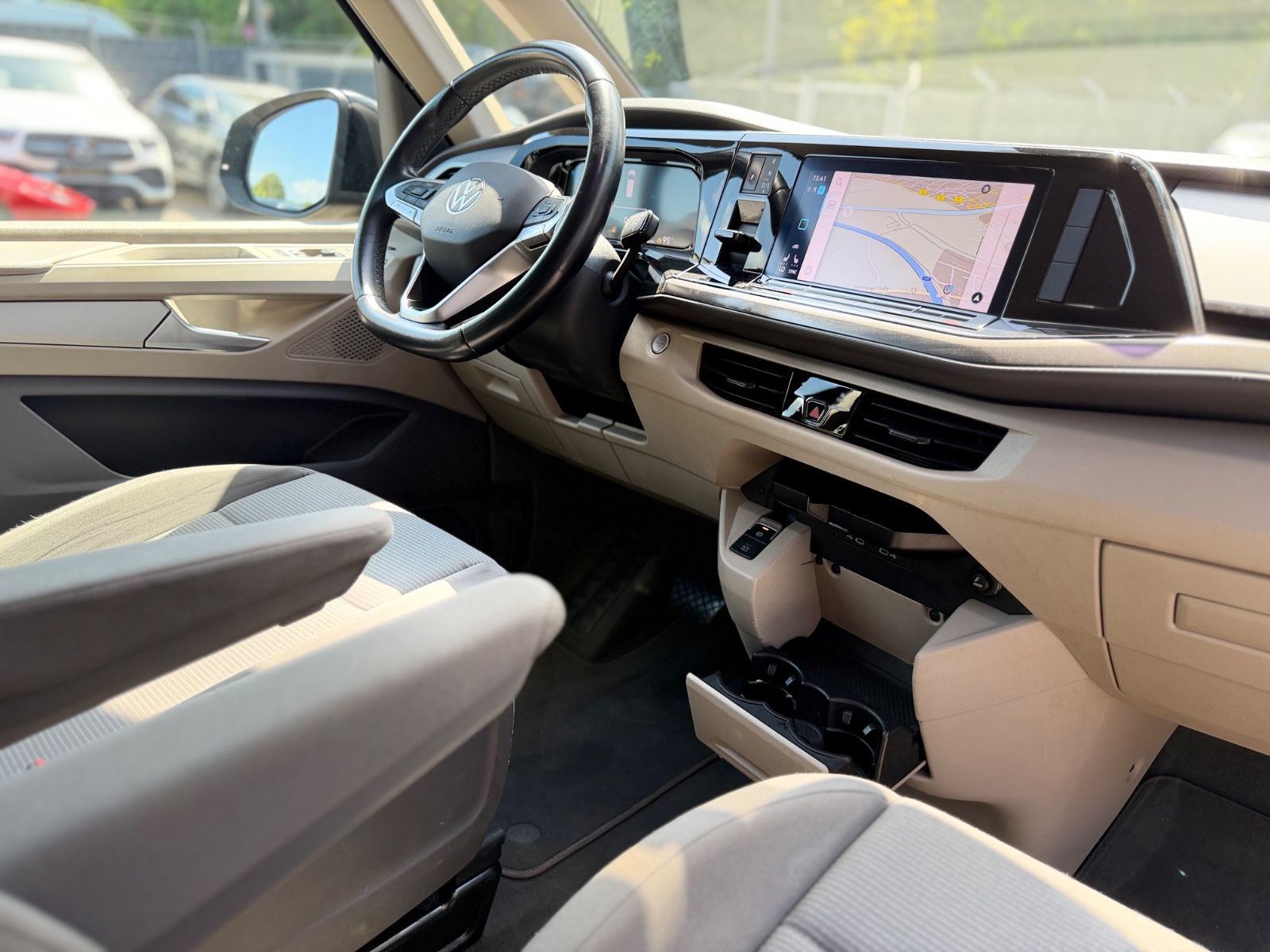 Fahrzeugabbildung Volkswagen T7 MULTIVAN*AUT.*2XSCHIEBETÜREN*AHK*LED*7.SITZER