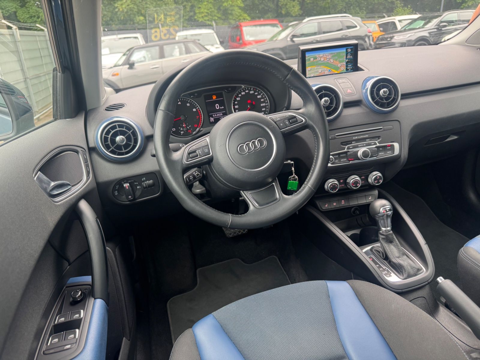 Fahrzeugabbildung Audi A1 SPORTBACK SPORT *AUT*KLIMA*SHZ*LED*NAVI*