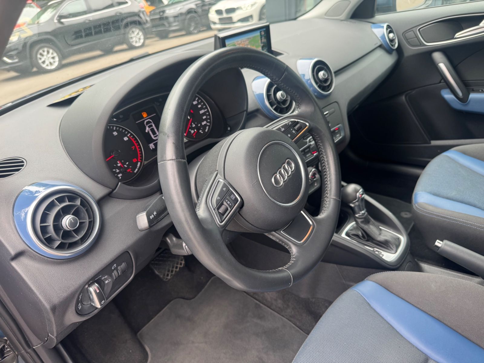 Fahrzeugabbildung Audi A1 SPORTBACK SPORT *AUT*KLIMA*SHZ*LED*NAVI*