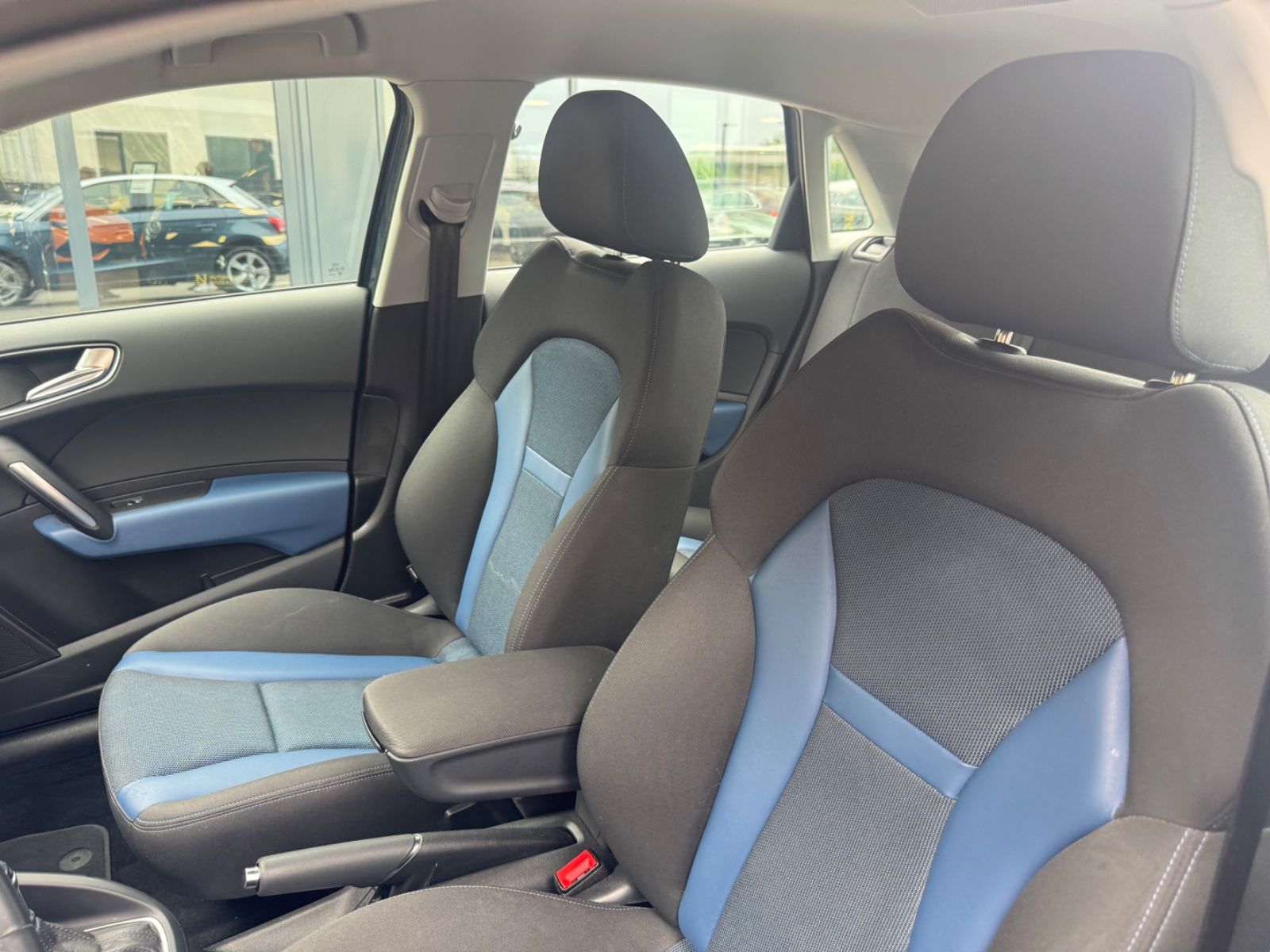 Fahrzeugabbildung Audi A1 SPORTBACK SPORT *AUT*KLIMA*SHZ*LED*NAVI*