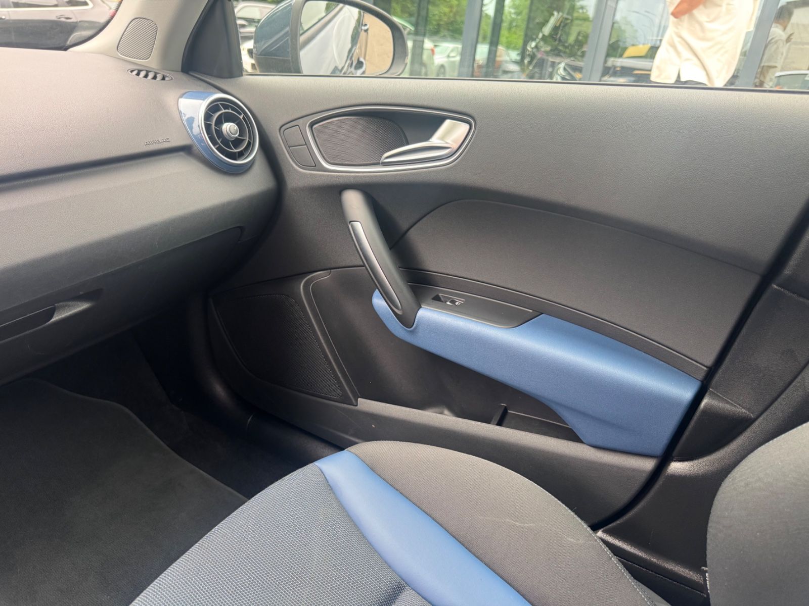 Fahrzeugabbildung Audi A1 SPORTBACK SPORT *AUT*KLIMA*SHZ*LED*NAVI*