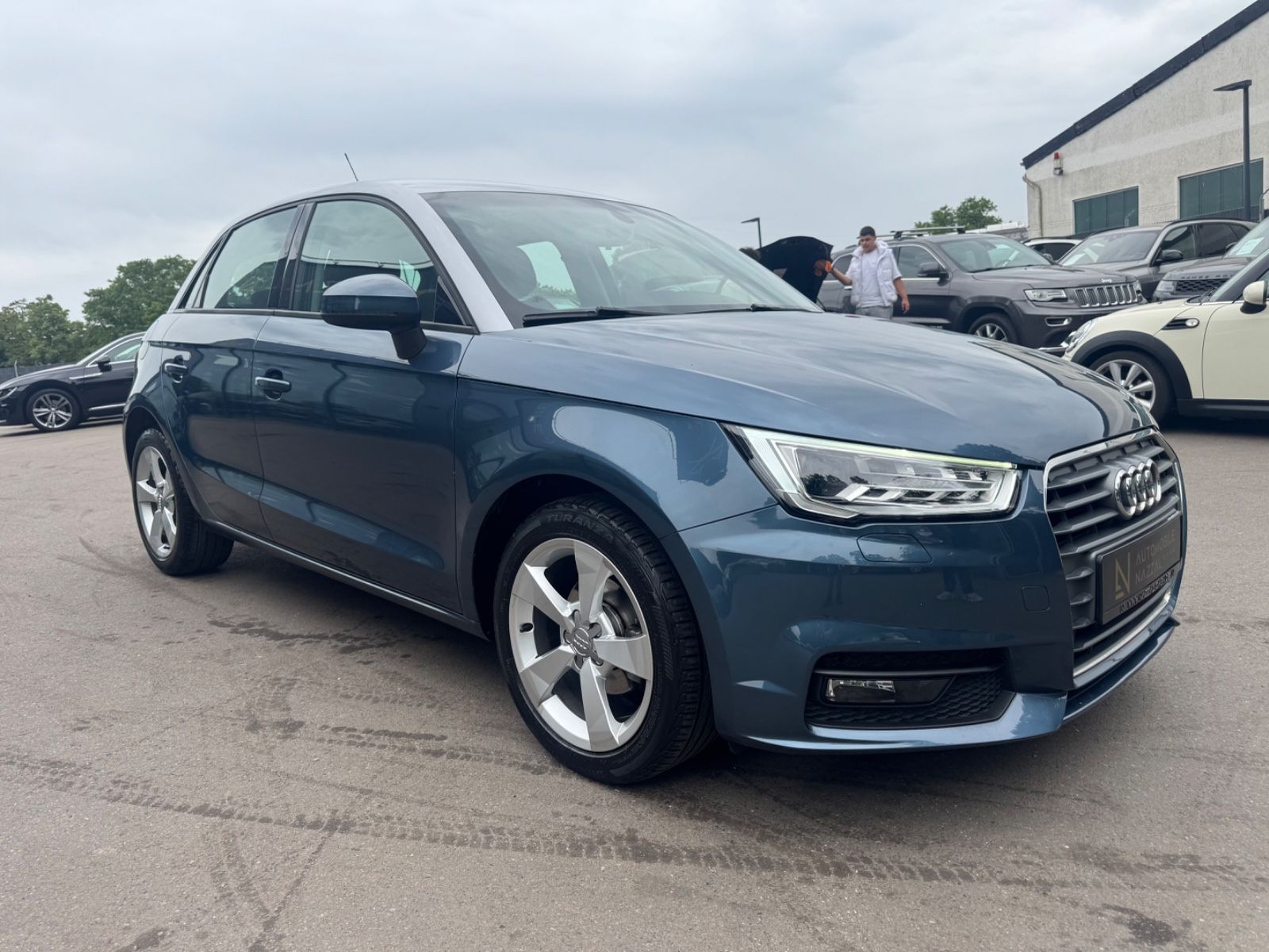 Fahrzeugabbildung Audi A1 SPORTBACK SPORT *AUT*KLIMA*SHZ*LED*NAVI*