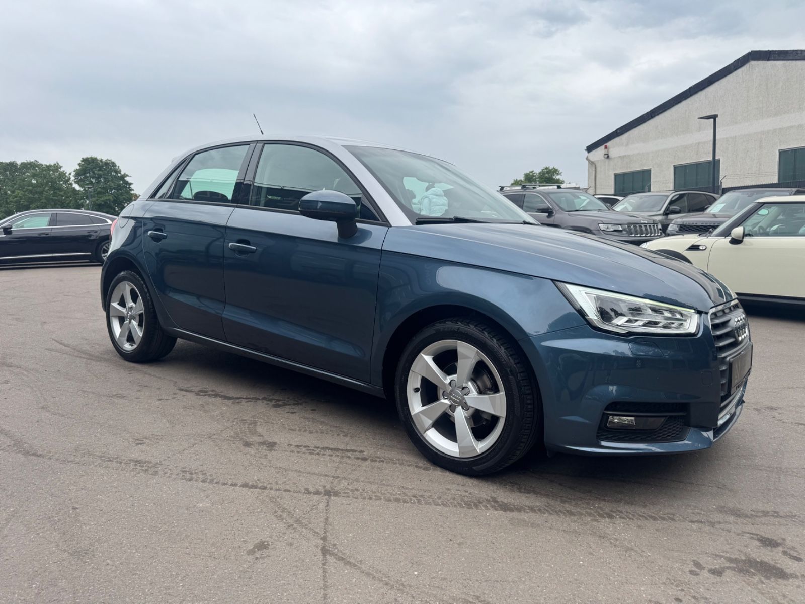 Fahrzeugabbildung Audi A1 SPORTBACK SPORT *AUT*KLIMA*SHZ*LED*NAVI*