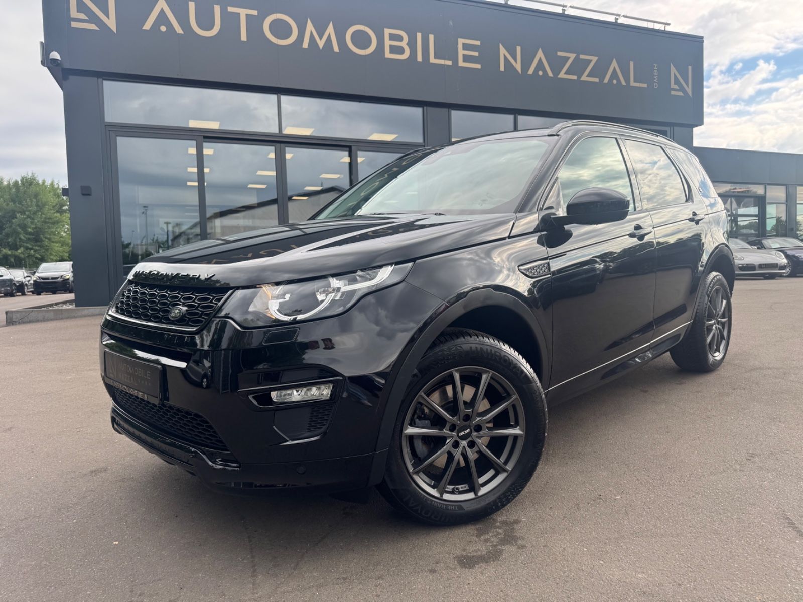 Fahrzeugabbildung Land Rover DISCOVERY SPORT SE AWD *BLACK PACK*AUT*NAVI*
