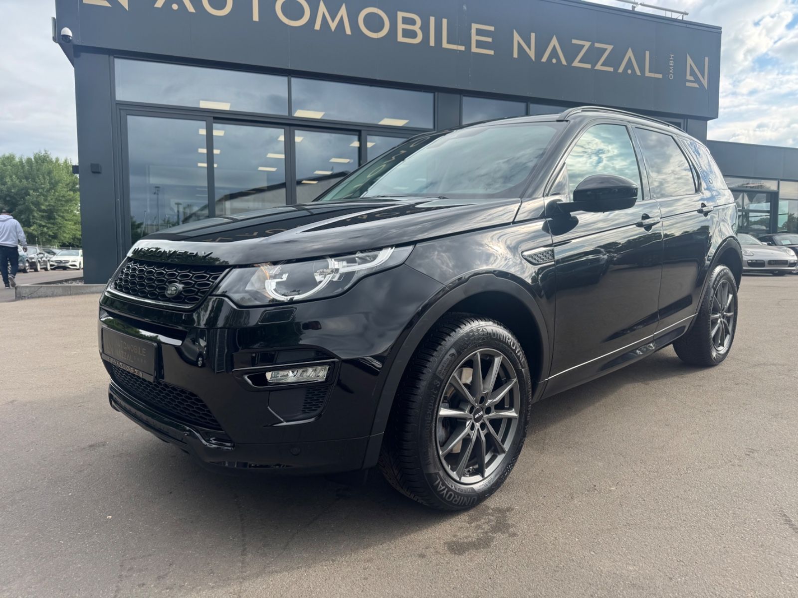 Fahrzeugabbildung Land Rover DISCOVERY SPORT SE AWD *BLACK PACK*AUT*NAVI*