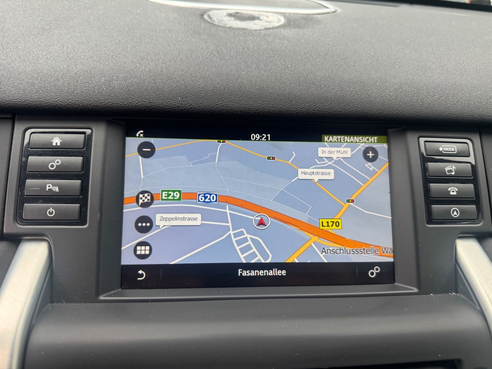 Fahrzeugabbildung Land Rover DISCOVERY SPORT SE AWD *BLACK PACK*AUT*NAVI*