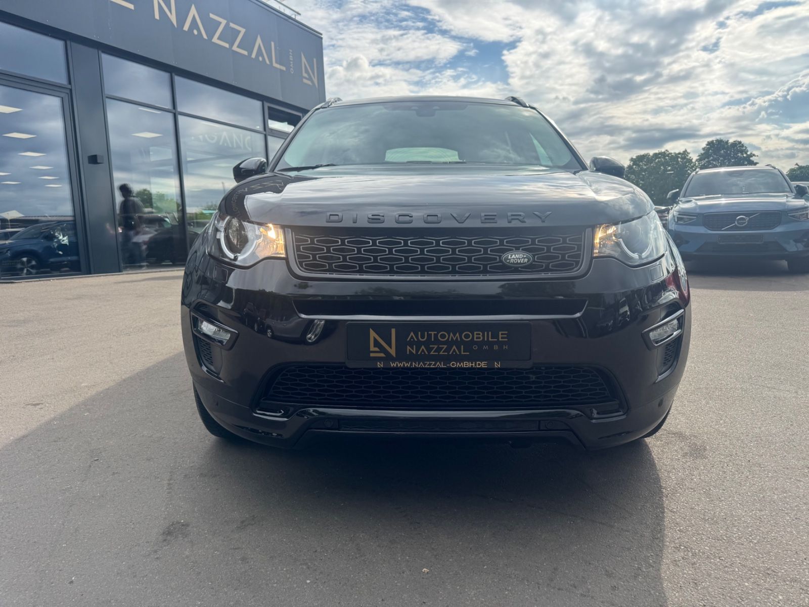 Fahrzeugabbildung Land Rover DISCOVERY SPORT SE AWD *BLACK PACK*AUT*NAVI*