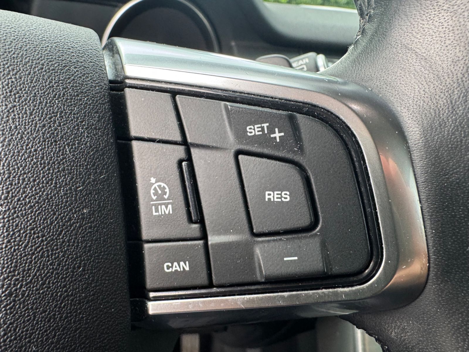 Fahrzeugabbildung Land Rover DISCOVERY SPORT SE AWD *BLACK PACK*AUT*NAVI*