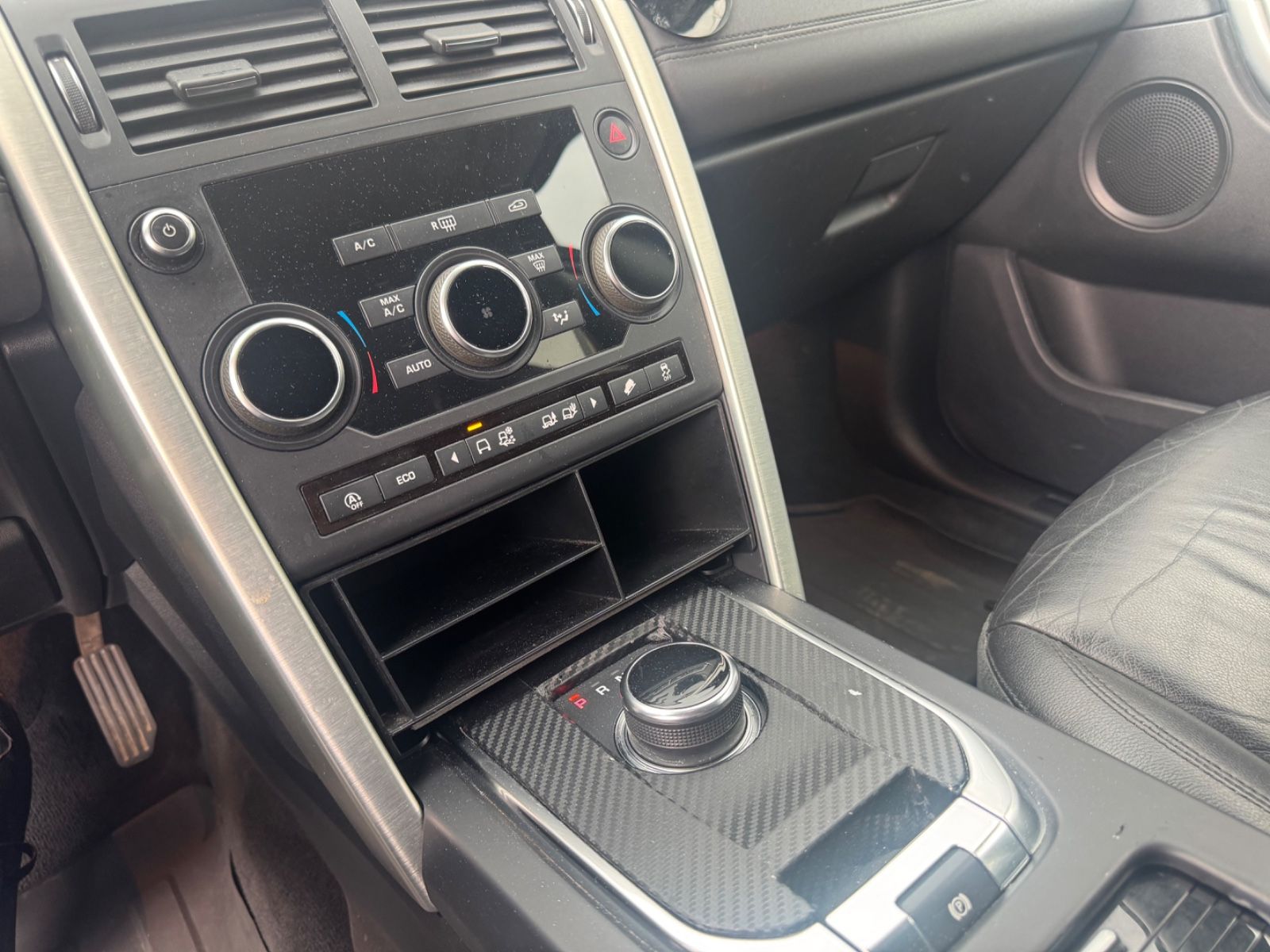 Fahrzeugabbildung Land Rover DISCOVERY SPORT SE AWD *BLACK PACK*AUT*NAVI*
