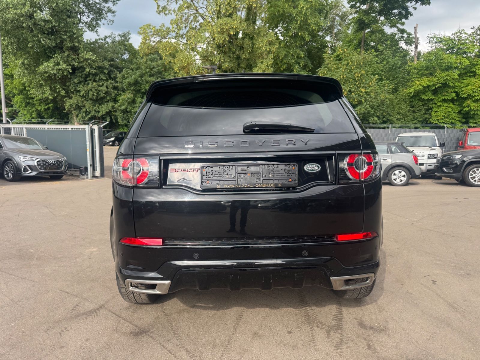 Fahrzeugabbildung Land Rover DISCOVERY SPORT SE AWD *BLACK PACK*AUT*NAVI*