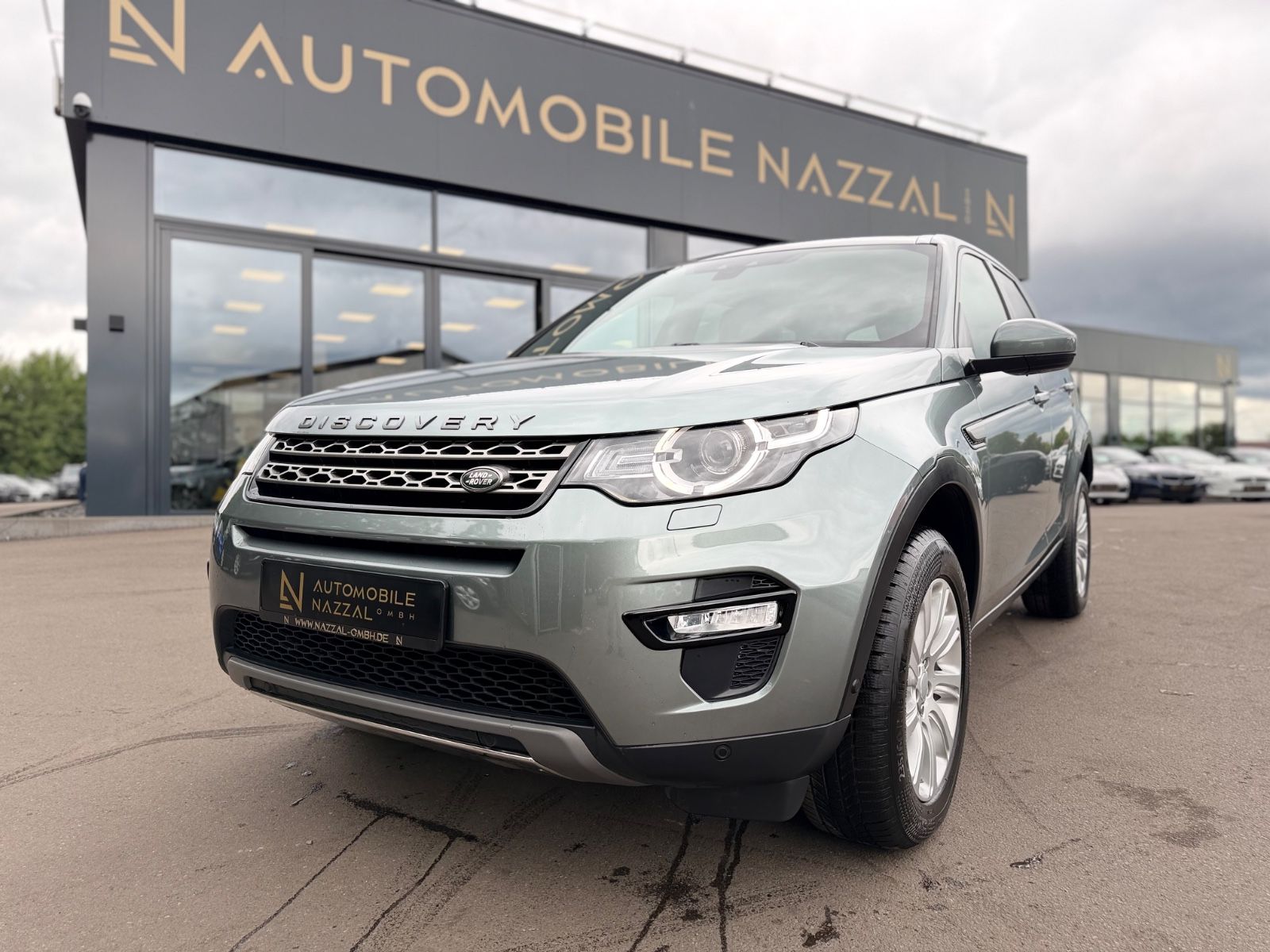 Fahrzeugabbildung Land Rover DISCOVERY SPORT SE AWD*AUT*XENON*AHK*NAVI*MERIDA