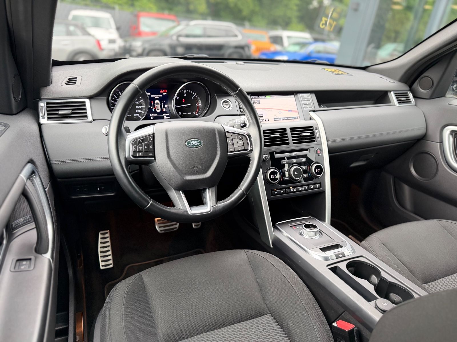 Fahrzeugabbildung Land Rover DISCOVERY SPORT SE AWD*AUT*XENON*AHK*NAVI*MERIDA