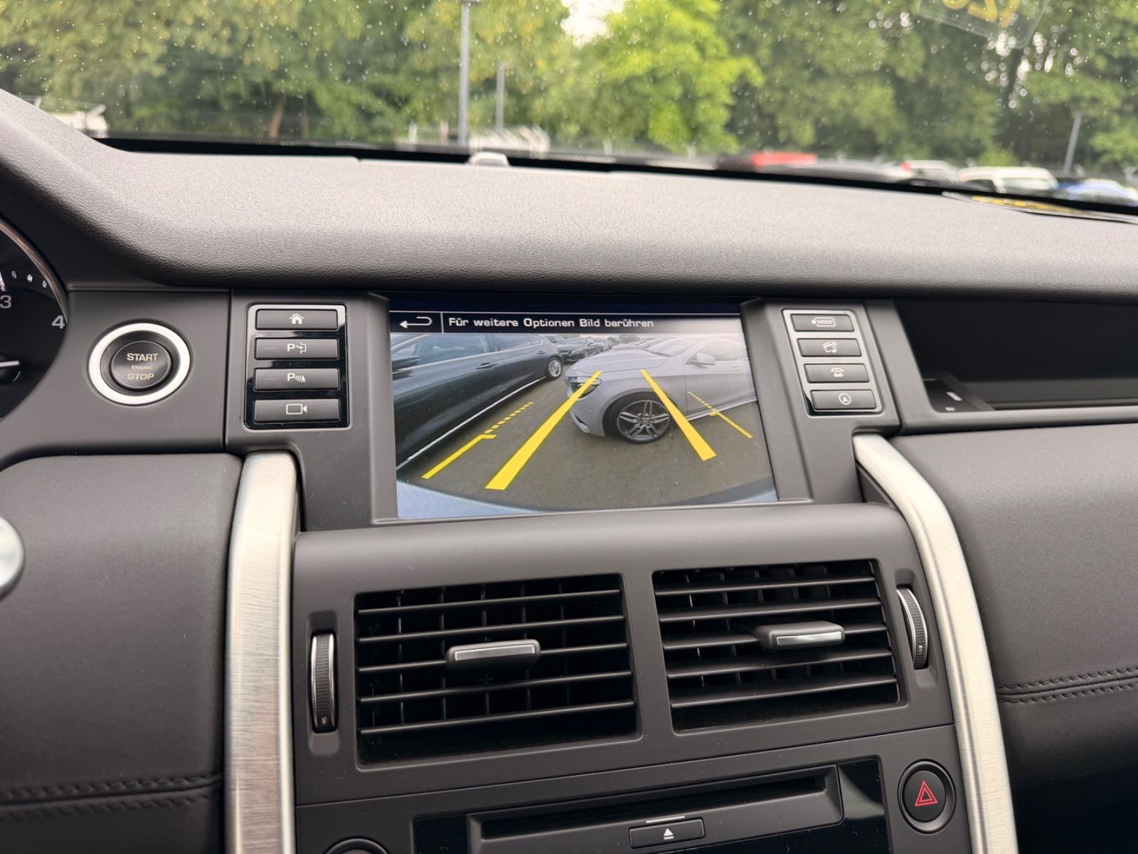 Fahrzeugabbildung Land Rover DISCOVERY SPORT SE AWD*AUT*XENON*AHK*NAVI*MERIDA