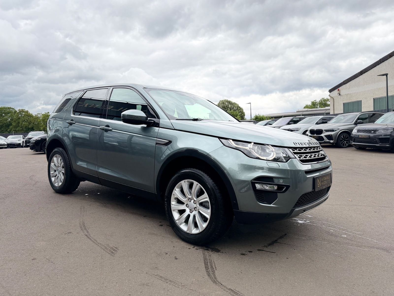Fahrzeugabbildung Land Rover DISCOVERY SPORT SE AWD*AUT*XENON*AHK*NAVI*MERIDA