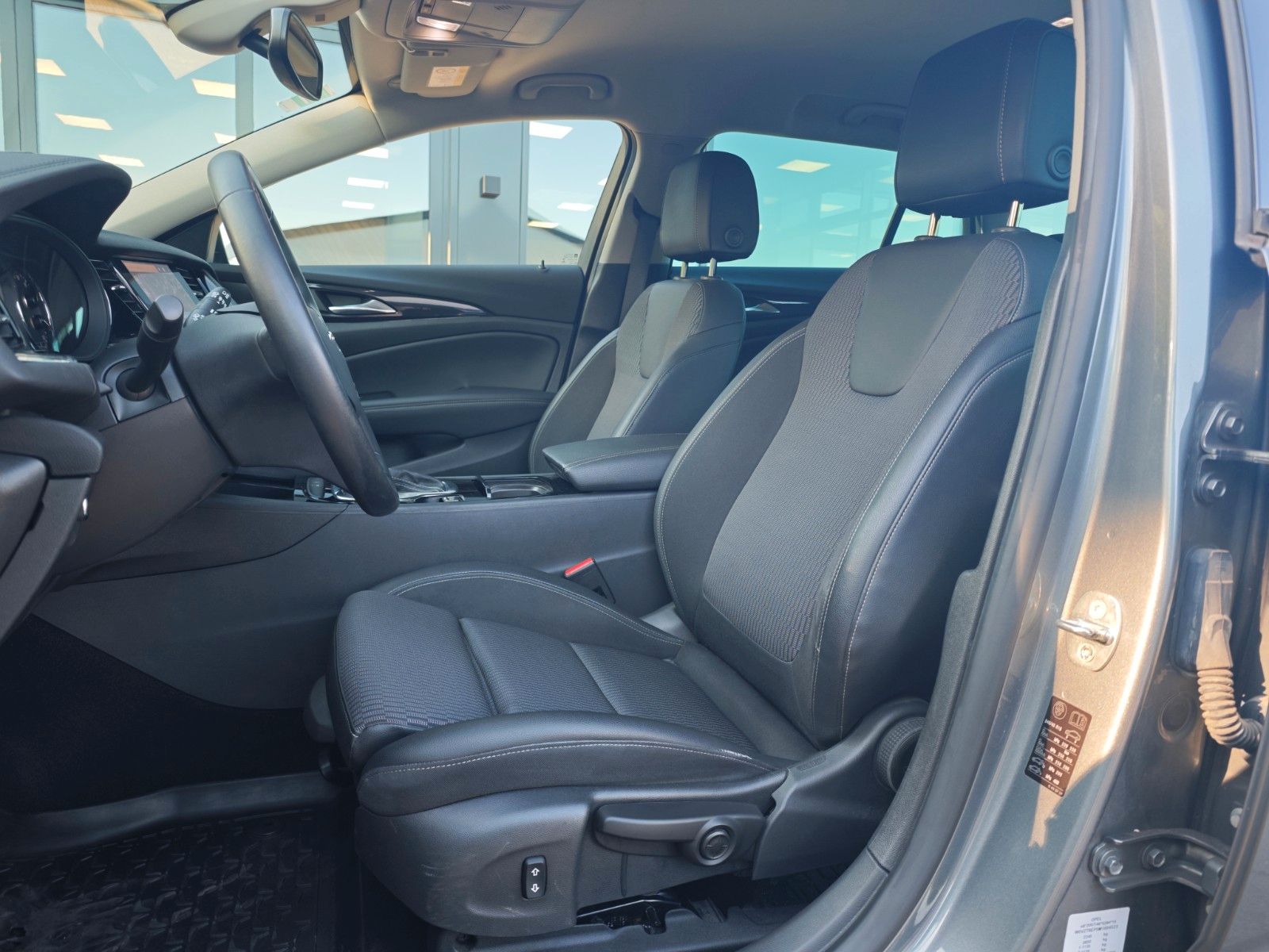 Fahrzeugabbildung Opel INSIGNIA 2.0 CDTI*LED*APPLE CAR*FACELIFT*AHK*