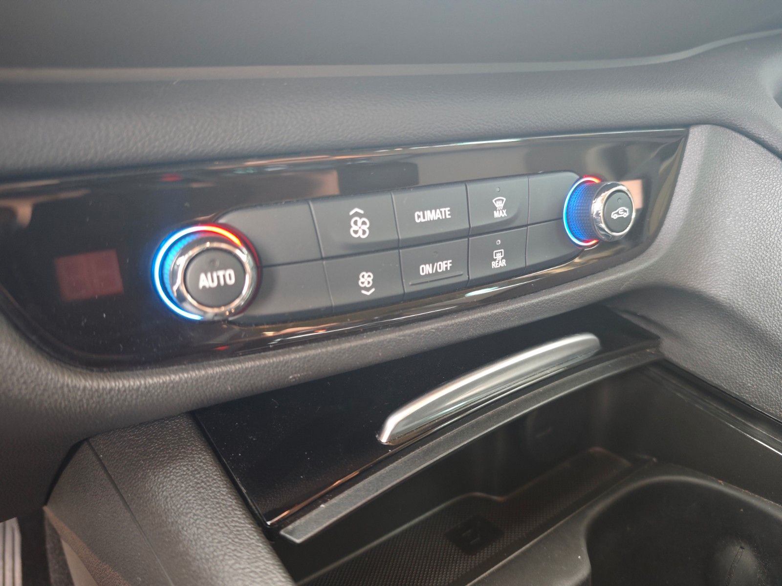 Fahrzeugabbildung Opel INSIGNIA 2.0 CDTI*LED*APPLE CAR*FACELIFT*AHK*