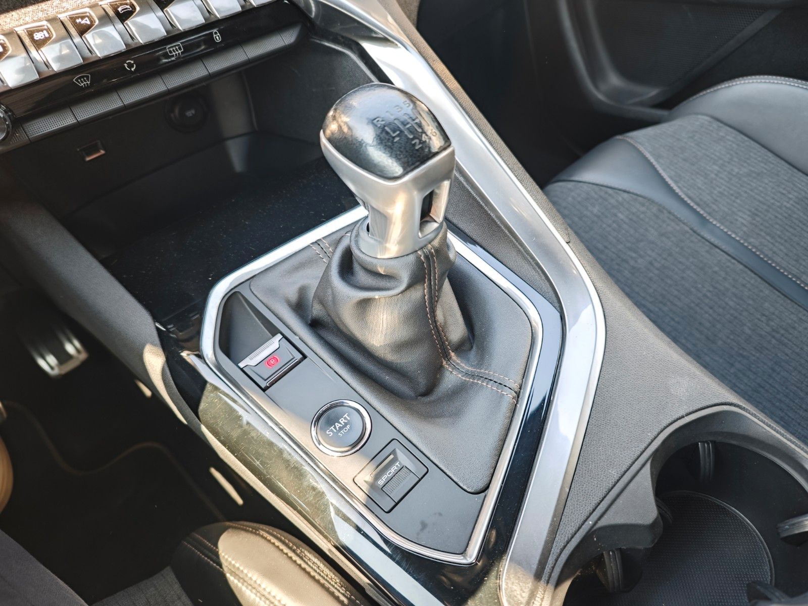 Fahrzeugabbildung Peugeot 3008 GT-LINE *360°KAMERA*NAVI*VOLL-LED*