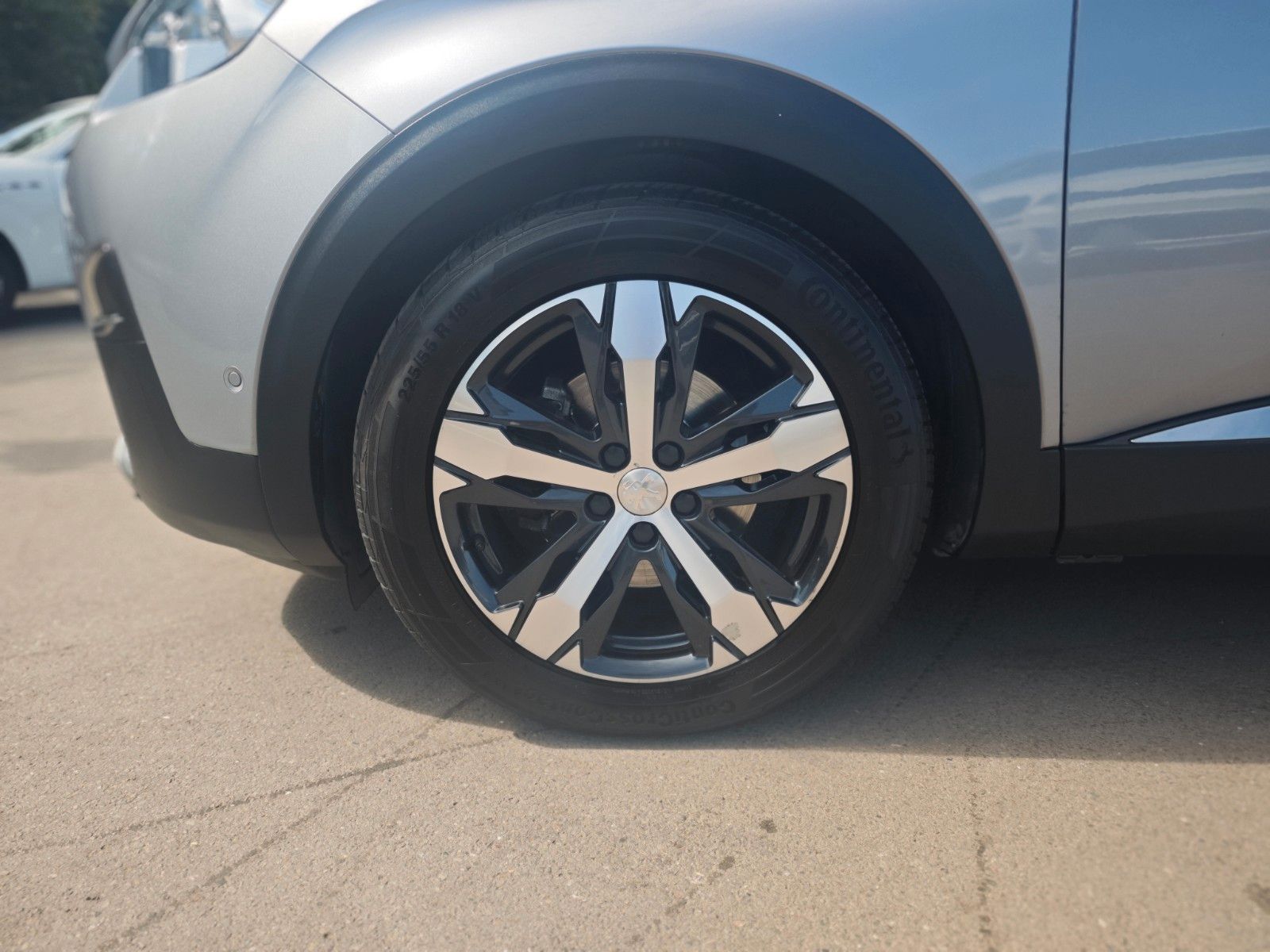 Fahrzeugabbildung Peugeot 5008 GT-LINE*AUT.*7.SITZER*AHK*ACC*PANORAMA*