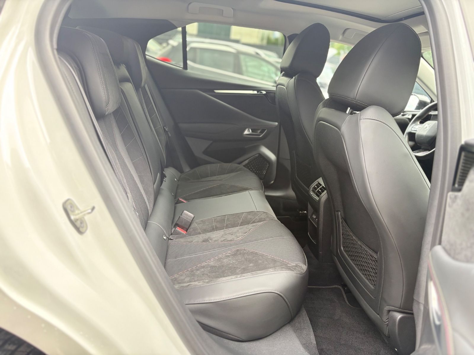 Fahrzeugabbildung DS Automobiles DS4 PERFORMANCE LINE*ALCANTARA*LED*PANORAMA*