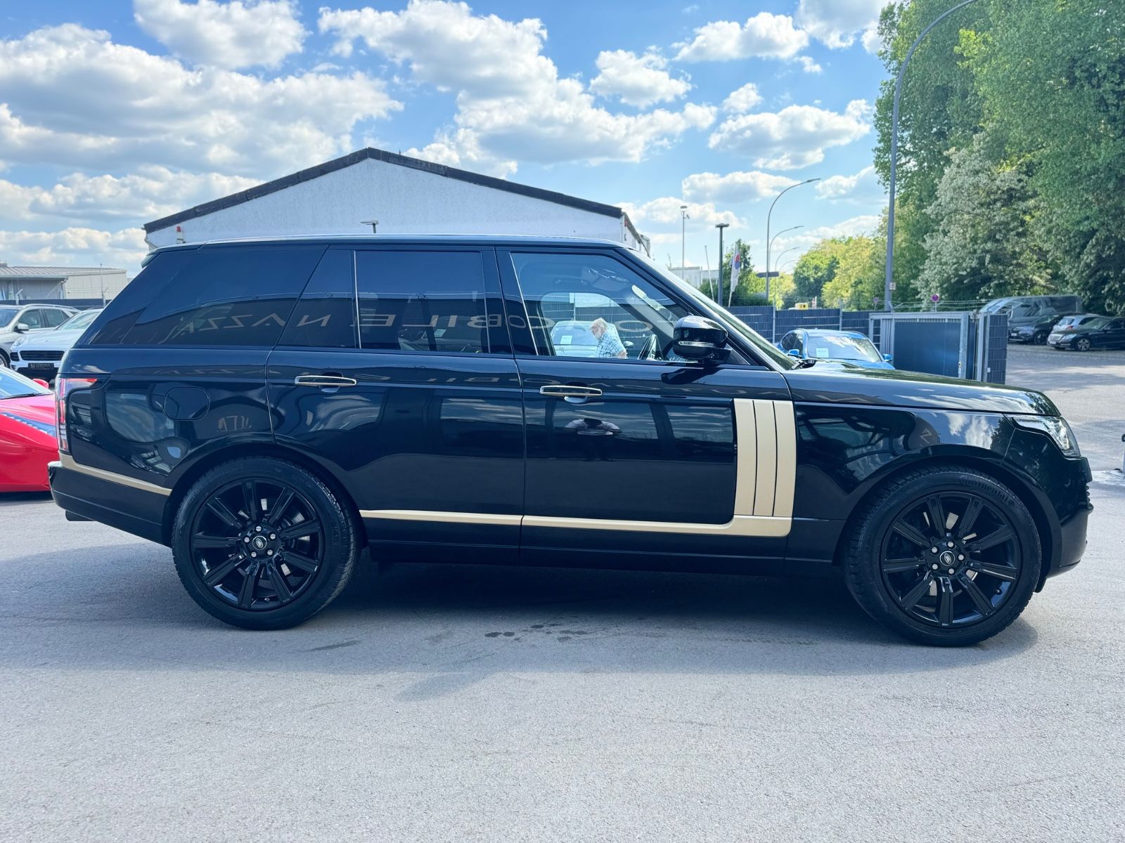 Fahrzeugabbildung Land Rover RANGE ROVER AUTOBIOGRAPHY *TV*MASSAGE*PANO.*COC*