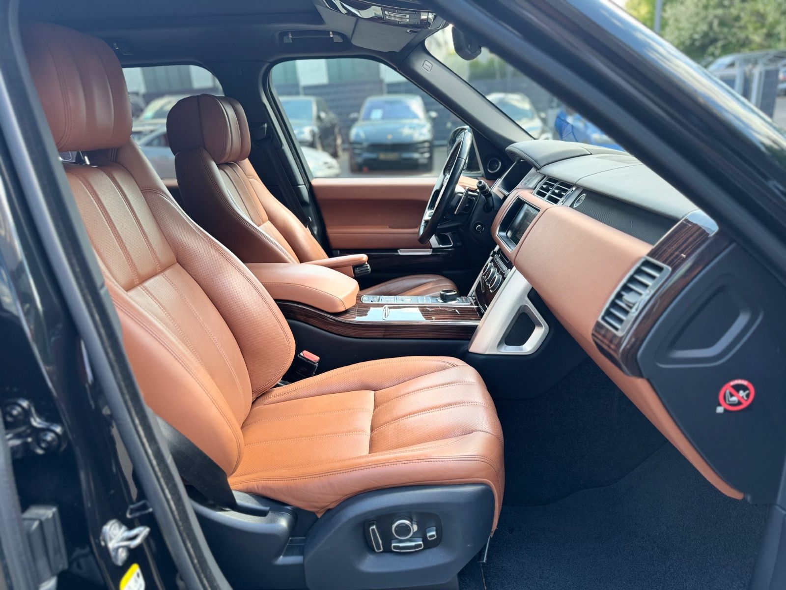 Fahrzeugabbildung Land Rover RANGE ROVER AUTOBIOGRAPHY *TV*MASSAGE*PANO.*COC*