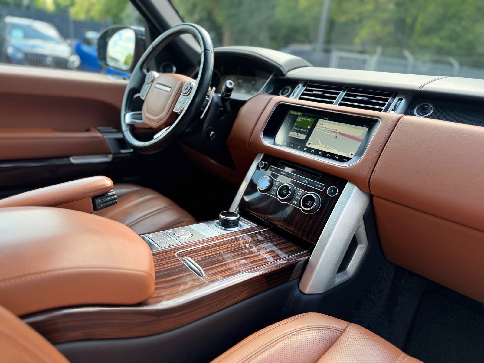 Fahrzeugabbildung Land Rover RANGE ROVER AUTOBIOGRAPHY *TV*MASSAGE*PANO.*COC*
