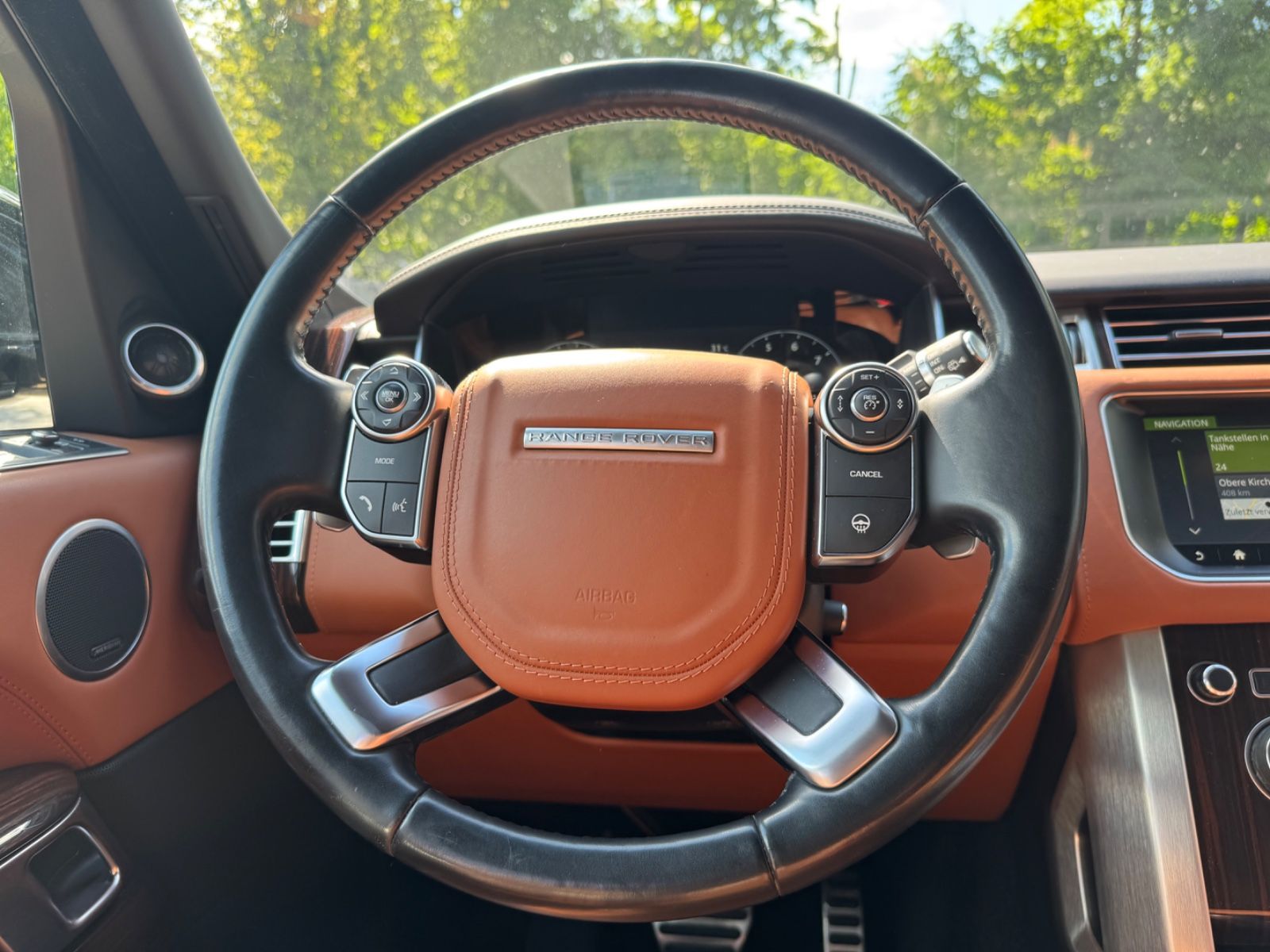 Fahrzeugabbildung Land Rover RANGE ROVER AUTOBIOGRAPHY *TV*MASSAGE*PANO.*COC*