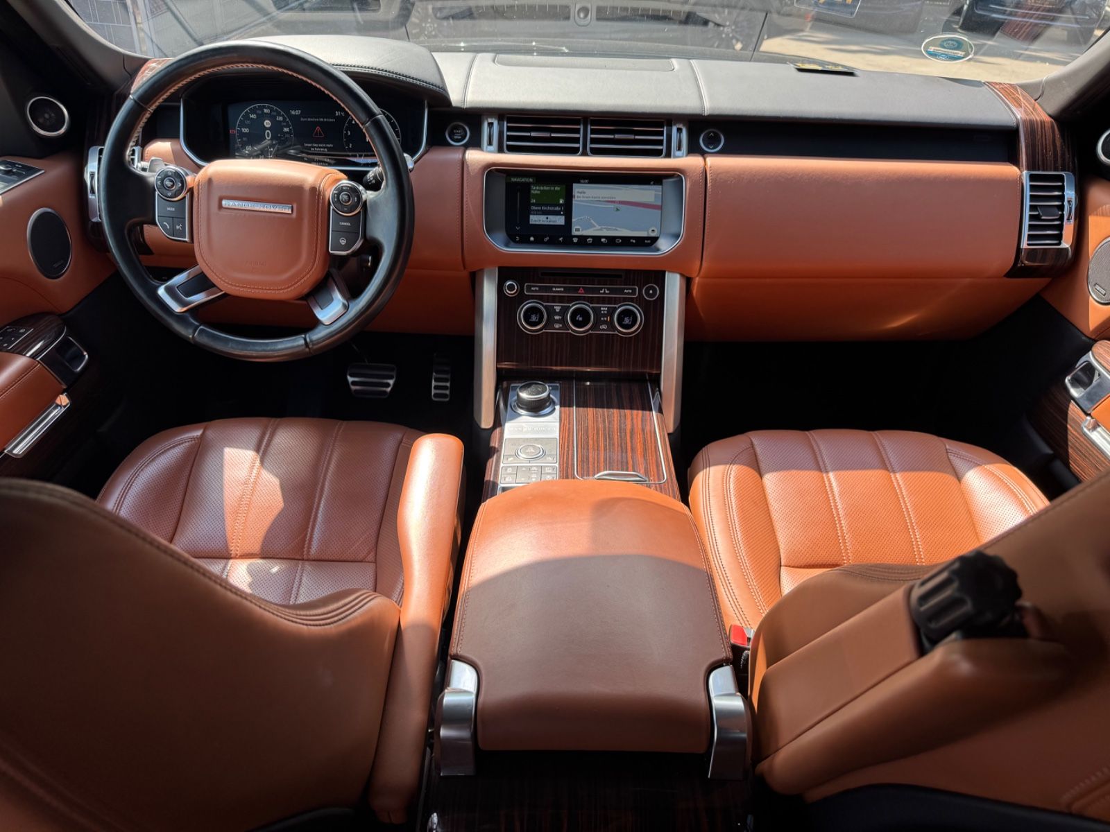 Fahrzeugabbildung Land Rover RANGE ROVER AUTOBIOGRAPHY *TV*MASSAGE*PANO.*COC*