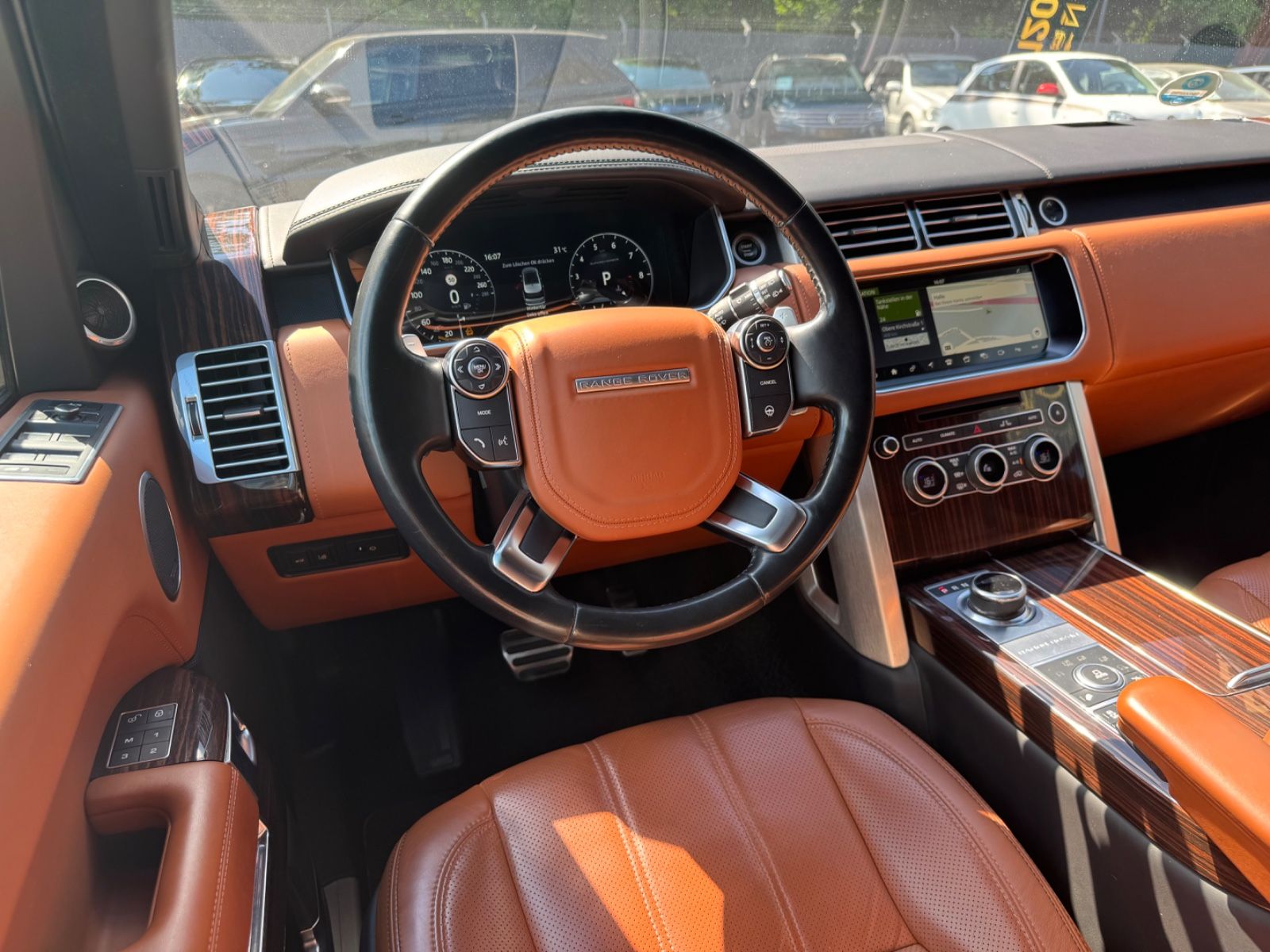 Fahrzeugabbildung Land Rover RANGE ROVER AUTOBIOGRAPHY *TV*MASSAGE*PANO.*COC*