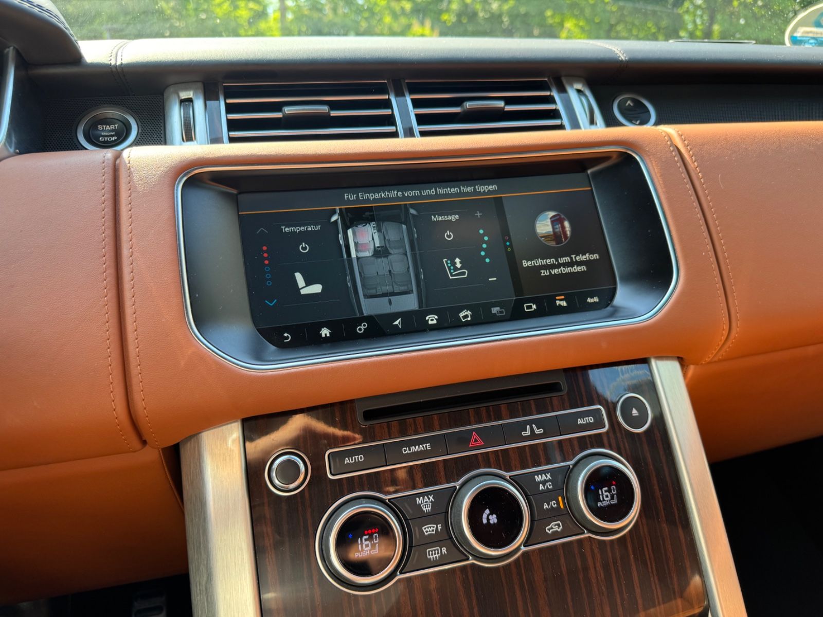 Fahrzeugabbildung Land Rover RANGE ROVER AUTOBIOGRAPHY *TV*MASSAGE*PANO.*COC*
