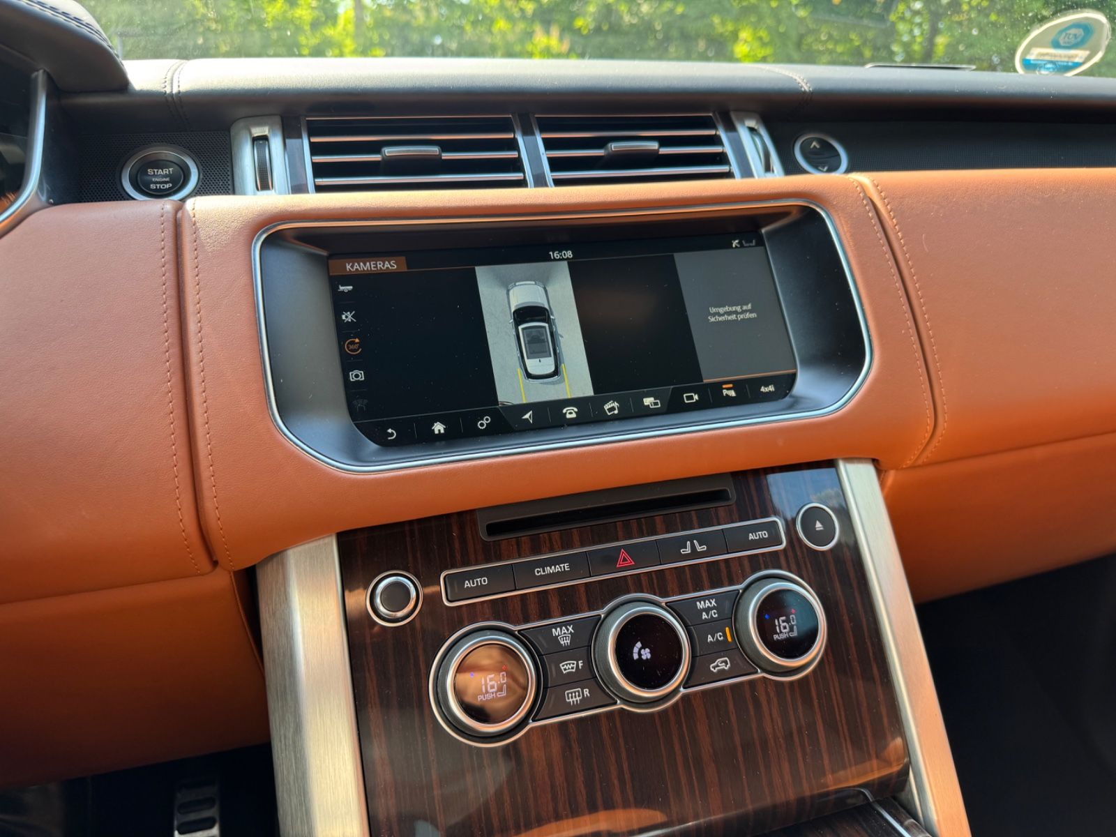 Fahrzeugabbildung Land Rover RANGE ROVER AUTOBIOGRAPHY *TV*MASSAGE*PANO.*COC*