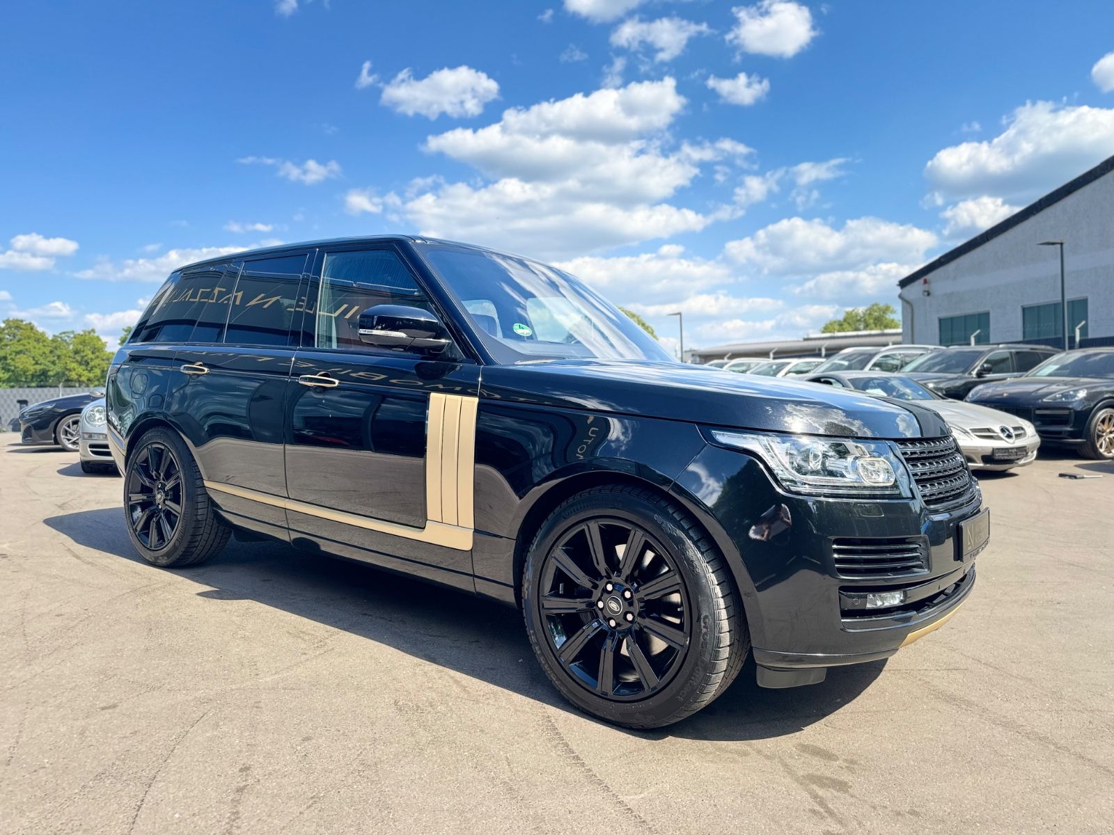 Fahrzeugabbildung Land Rover RANGE ROVER AUTOBIOGRAPHY *TV*MASSAGE*PANO.*COC*
