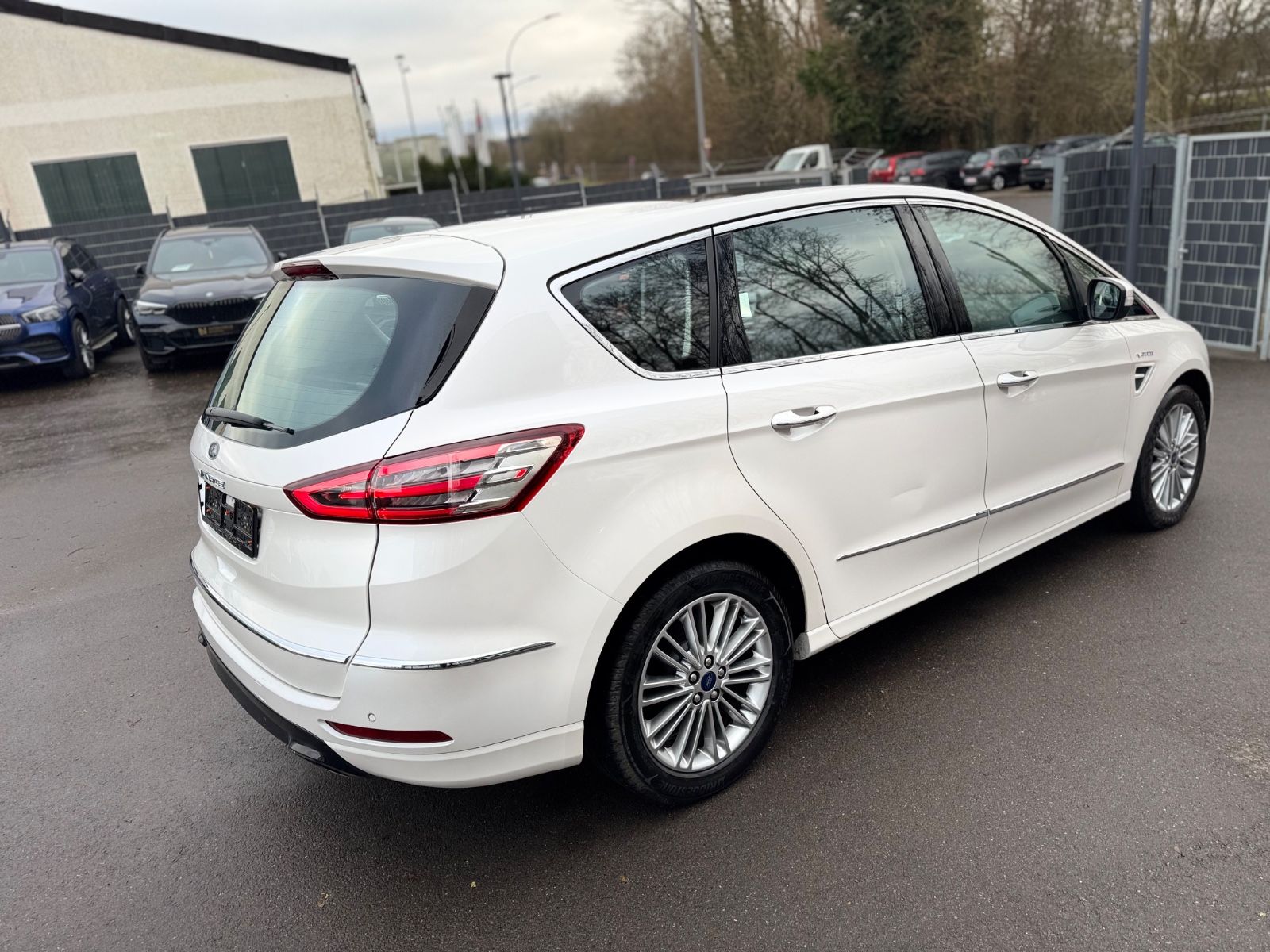 Fahrzeugabbildung Ford S-MAX VIGNALE*AUT.*VOLL-LED*KAMERA*PANORAMA*SONY