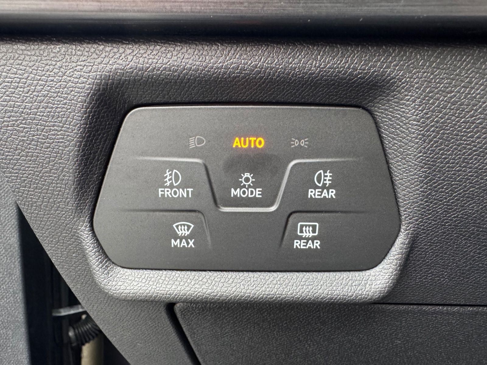 Fahrzeugabbildung CUPRA FORMENTOR VZ 4 DRIVE*AUT*2.HD*LED*KAMERA*SHZ*TOP