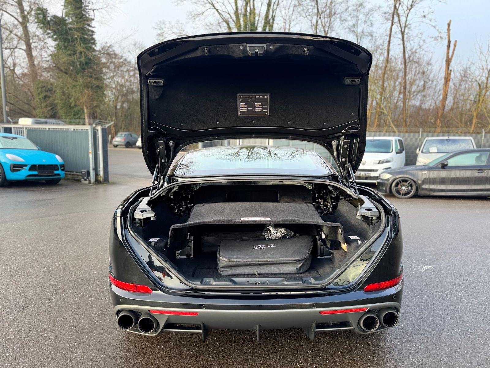 Fahrzeugabbildung Ferrari CALIFORNIA T V8*CARBON*POWER-GARANTIE*KERAMIK*