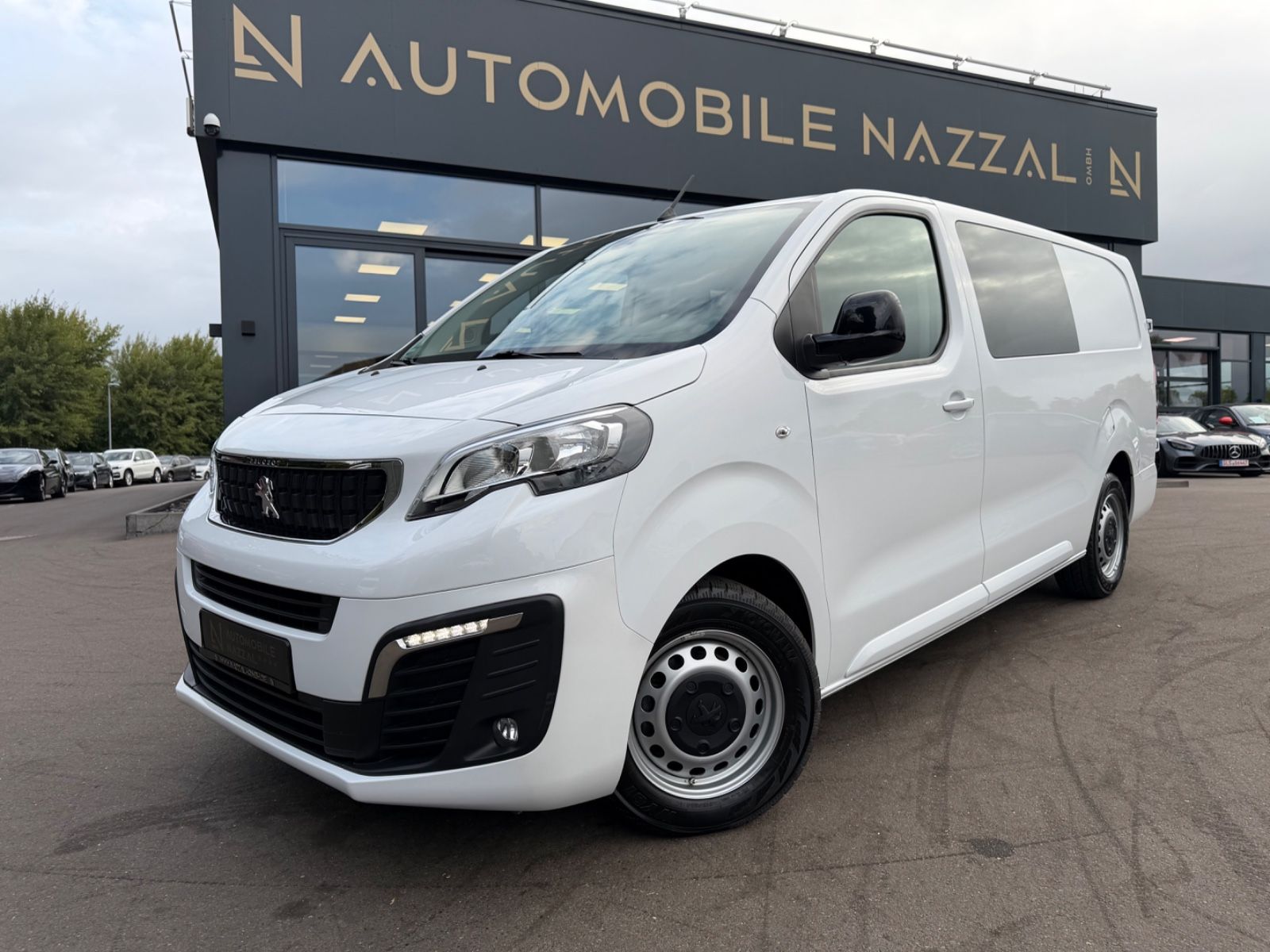 Fahrzeugabbildung Peugeot EXPERT KASTEN PREMIUM TWINCAB EDTION L3*6.SITZER