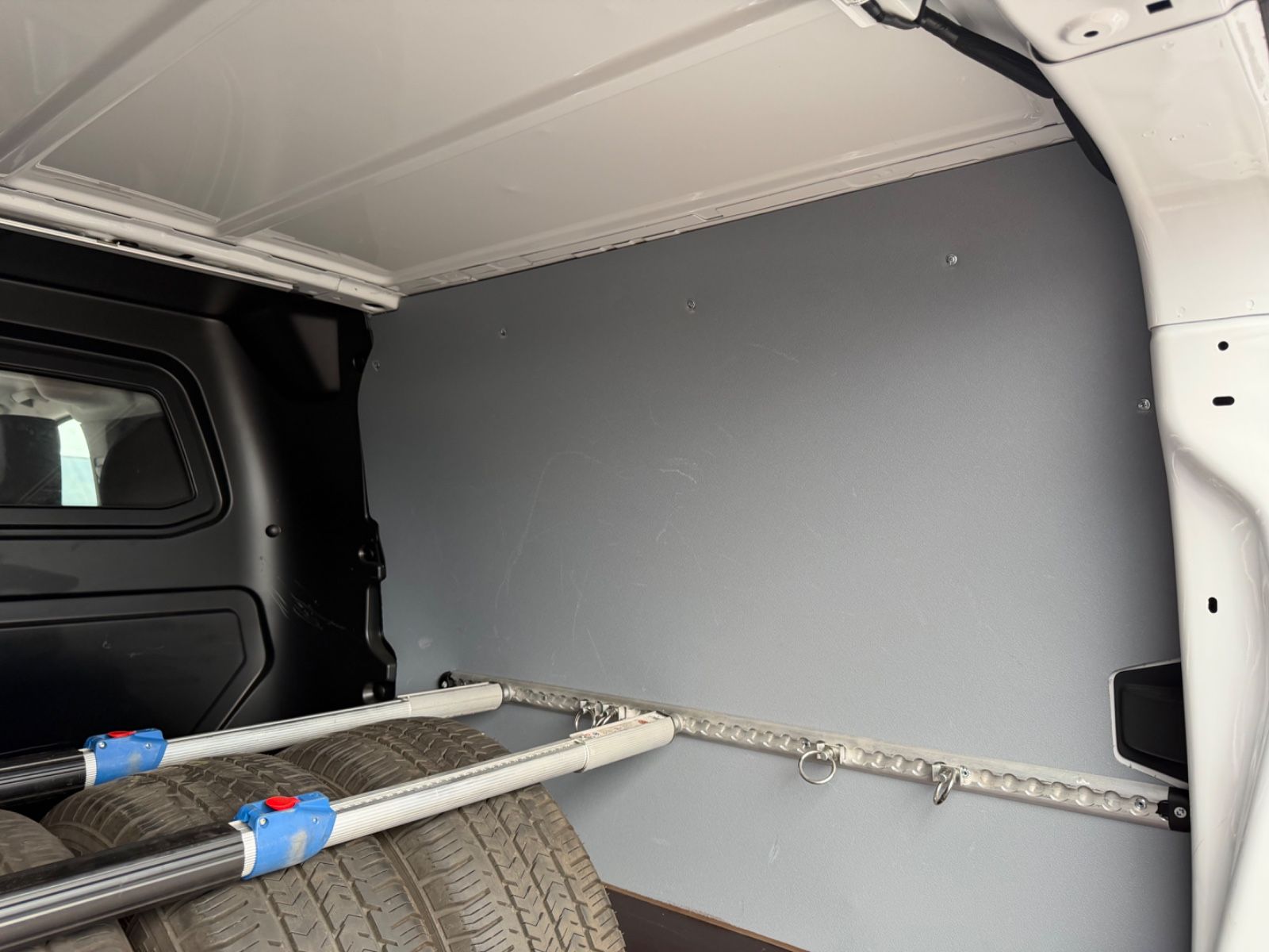Fahrzeugabbildung Peugeot EXPERT KASTEN PREMIUM TWINCAB EDTION L3*6.SITZER