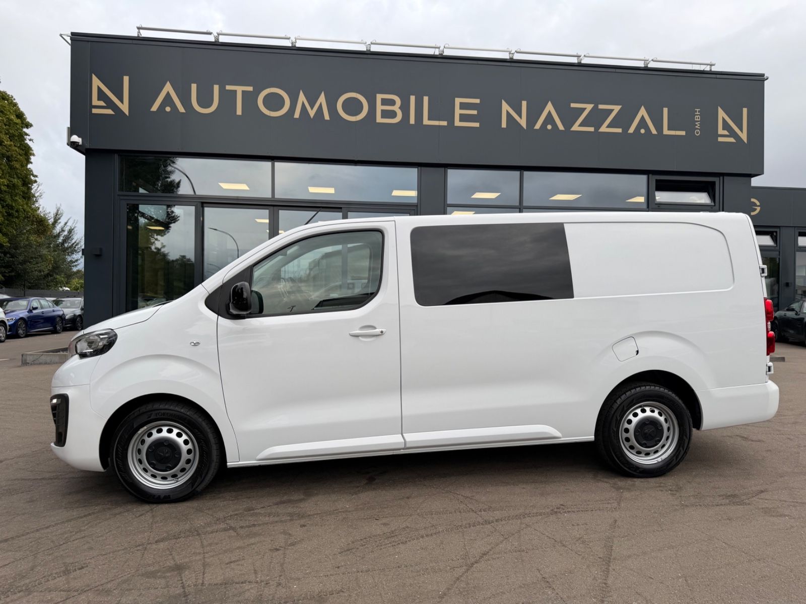 Fahrzeugabbildung Peugeot EXPERT KASTEN PREMIUM TWINCAB EDTION L3*6.SITZER