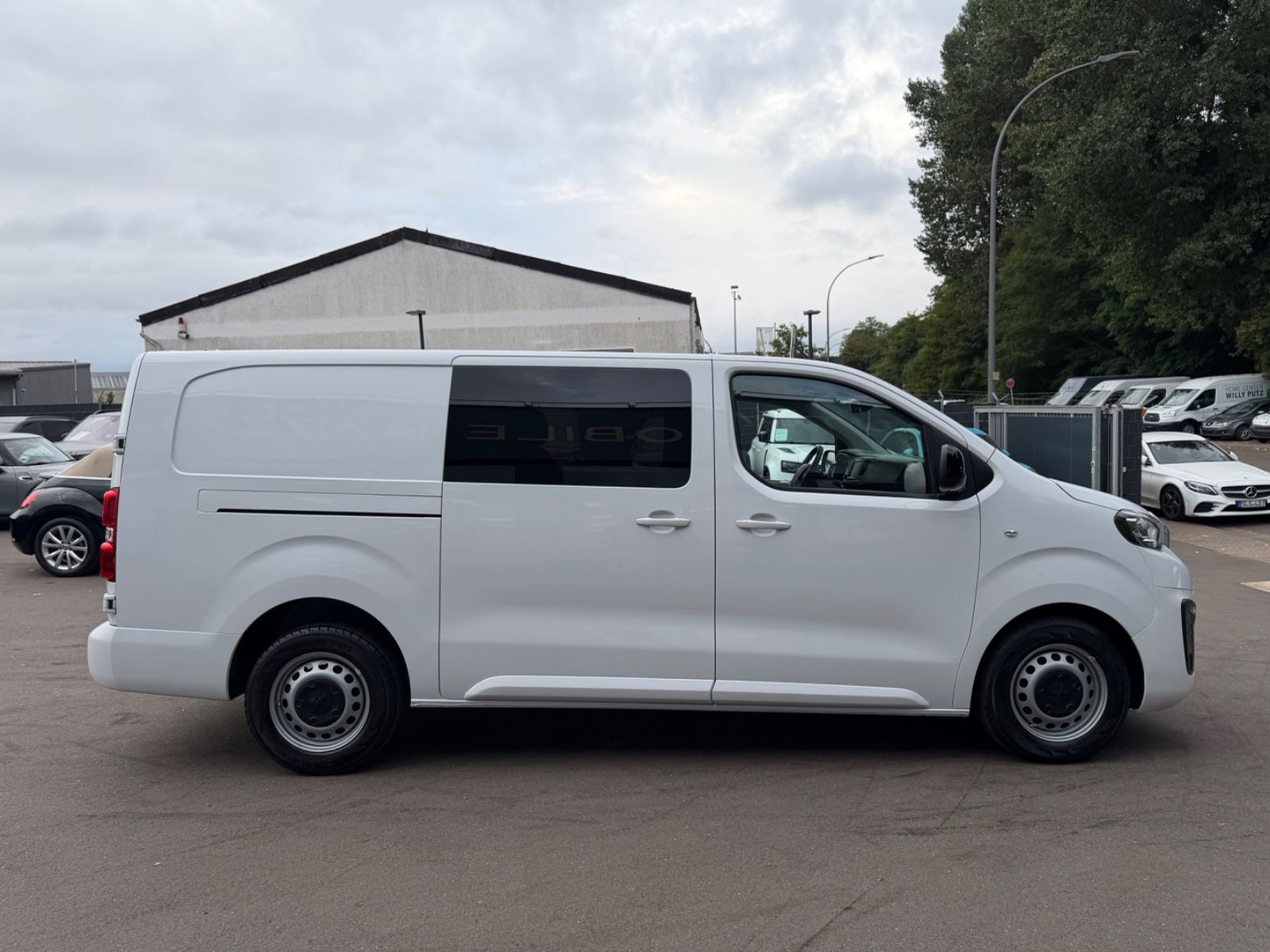 Fahrzeugabbildung Peugeot EXPERT KASTEN PREMIUM TWINCAB EDTION L3*6.SITZER