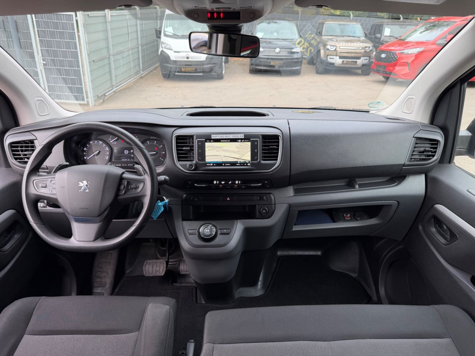 Fahrzeugabbildung Peugeot EXPERT KASTEN PREMIUM TWINCAB EDTION L3*6.SITZER