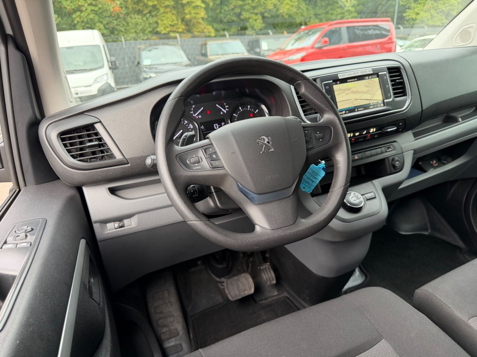 Fahrzeugabbildung Peugeot EXPERT KASTEN PREMIUM TWINCAB EDTION L3*6.SITZER
