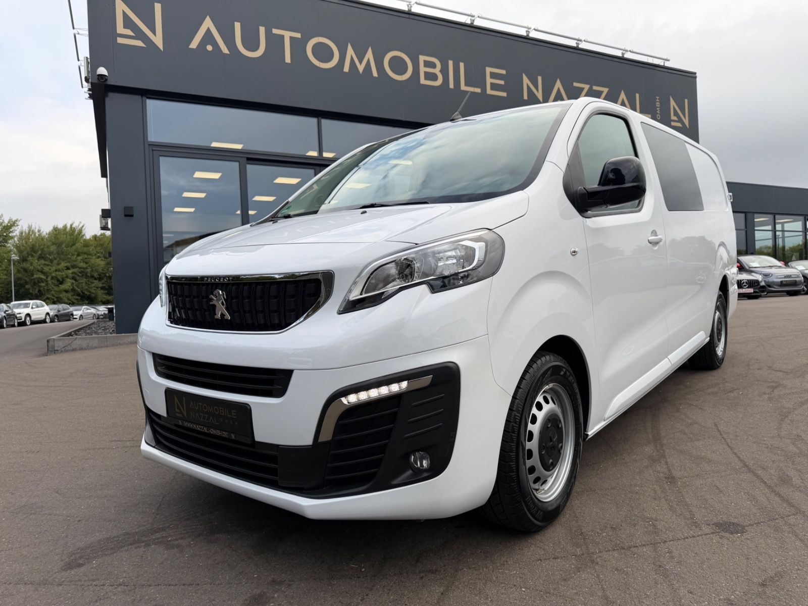 Fahrzeugabbildung Peugeot EXPERT KASTEN PREMIUM TWINCAB EDTION L3*6.SITZER