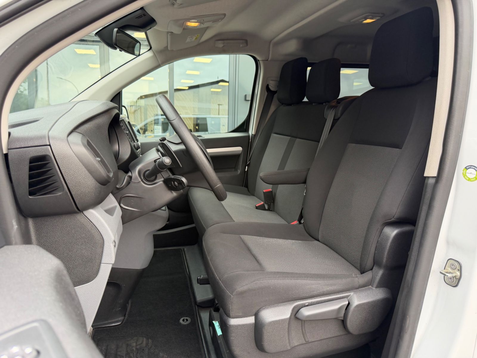 Fahrzeugabbildung Peugeot EXPERT KASTEN PREMIUM TWINCAB EDTION L3*6.SITZER